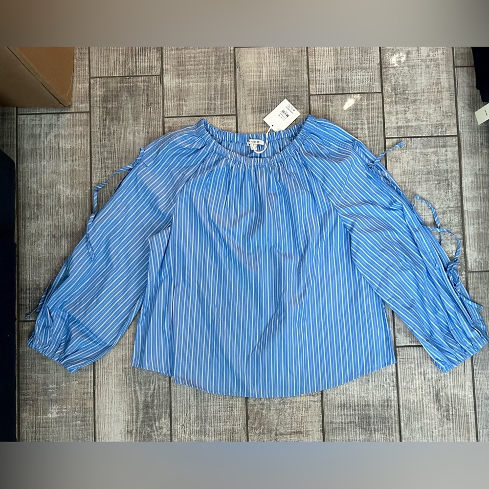 Free Assembly Gathered Neck Cotton Top w/ Long Tie Sleeves Large NWT - Picture 4 of 10